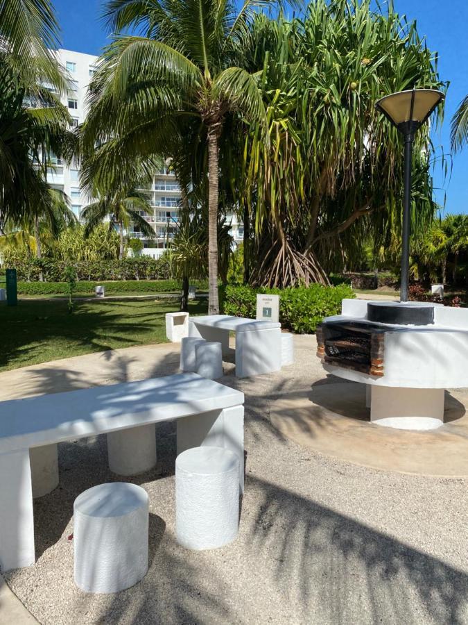 Beachfront Loft Amara Cancun Apartment Exterior photo
